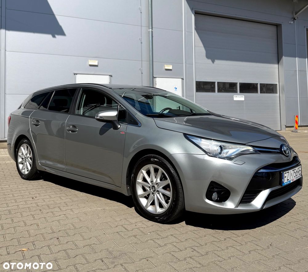 Toyota Avensis 1.8 Premium - 3