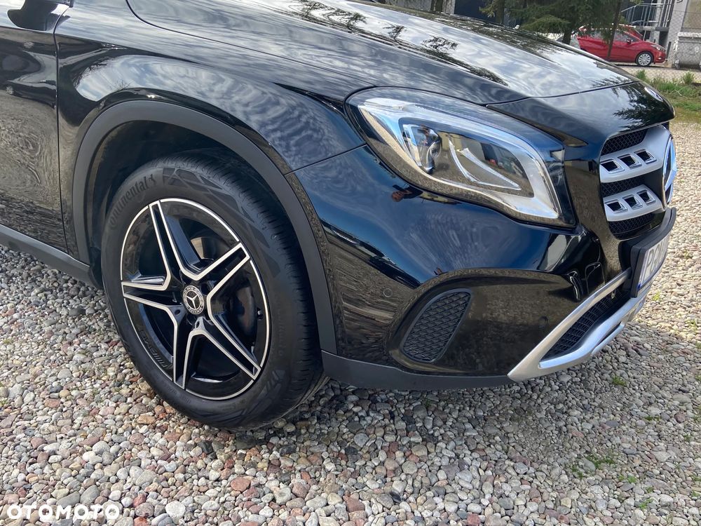 Mercedes-Benz GLA - 14