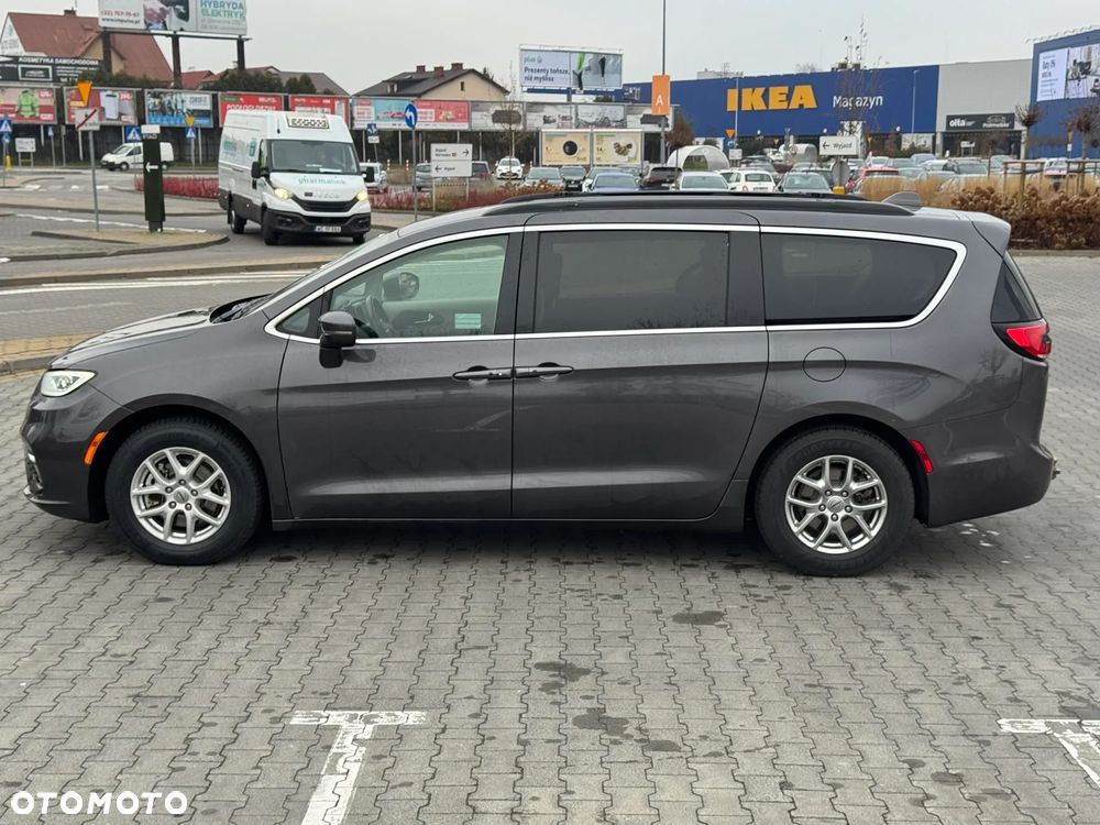 Chrysler Pacifica - 23