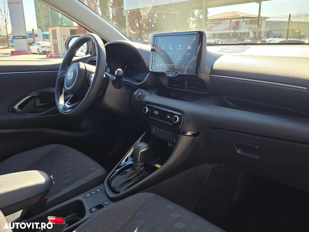 Toyota Yaris 1.5 VVT-i HSD Dynamic - 19