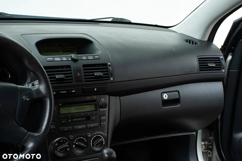 Toyota Avensis 1.8 VVT-i Combi Team - 28