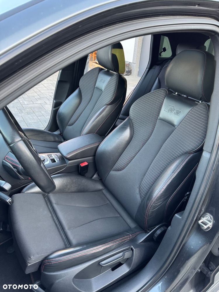 Audi S3 S tronic - 16