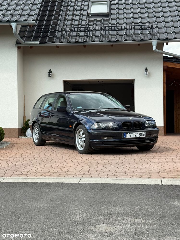 BMW Seria 3 318i - 1