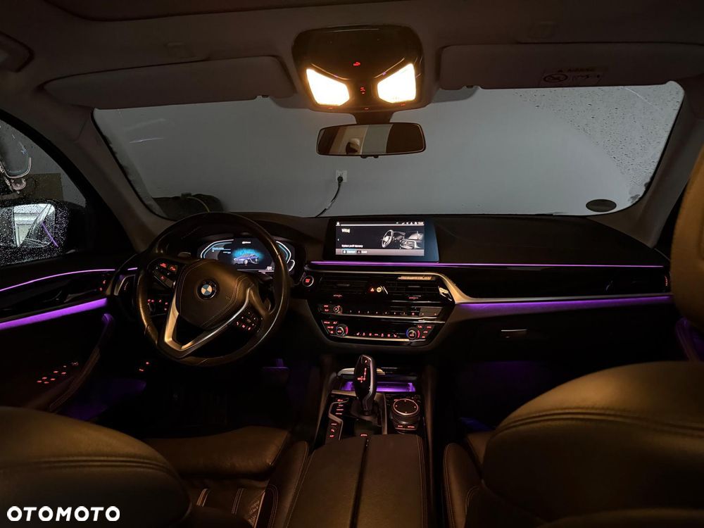 BMW Seria 5 530e iPerformance xDrive Sport Line sport - 18