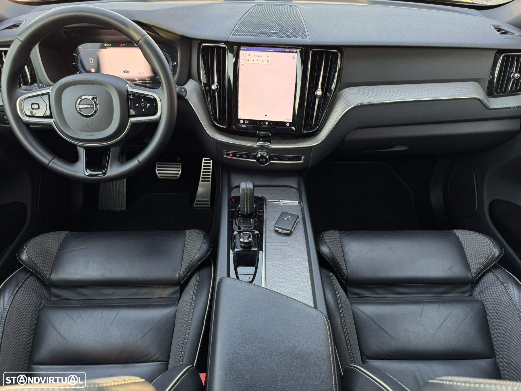 Volvo XC 60 2.0 T6 PHEV R-Design AWD - 27