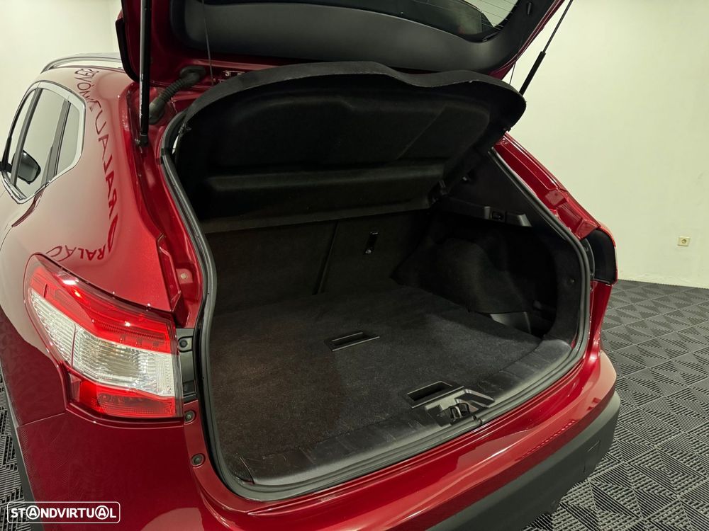 Nissan Qashqai 1.5 dCi N-Connecta 18 - 57