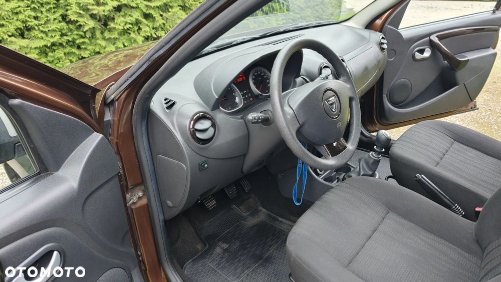 Dacia Duster 1.6 Laureate 4x4 - 17