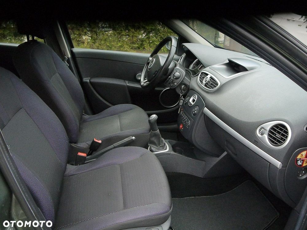 Renault Clio 1.2 16V TCE Alize Euro5 - 22