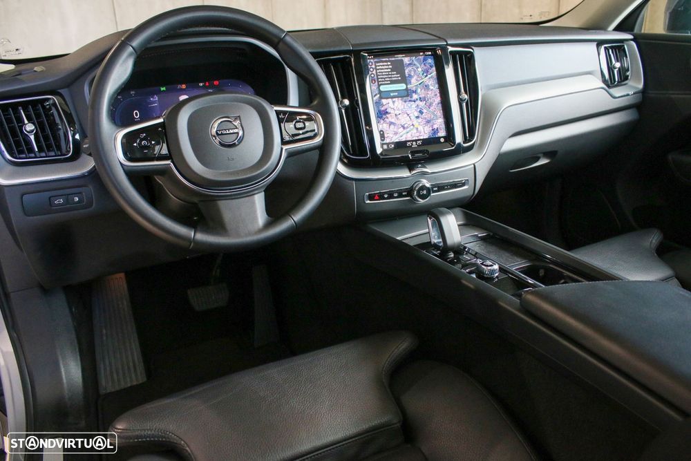 Volvo XC 60 2.0 T6 PHEV Plus Dark AWD — fotografia 11
