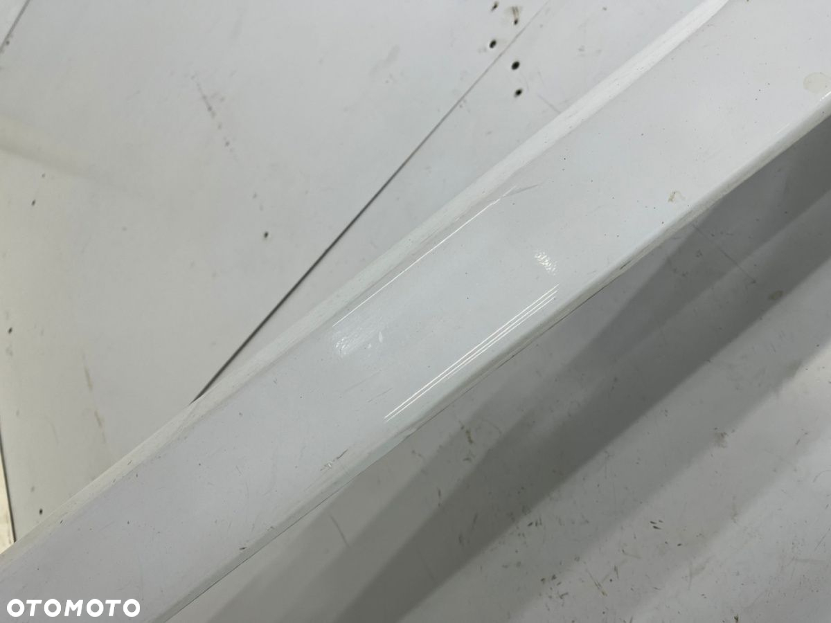 Nakładka progu Hyundai I30 I FD 5Drzwi HB 07-12r. PRAWA listwa progowa zewnętrzna kolor 7F próg - 8