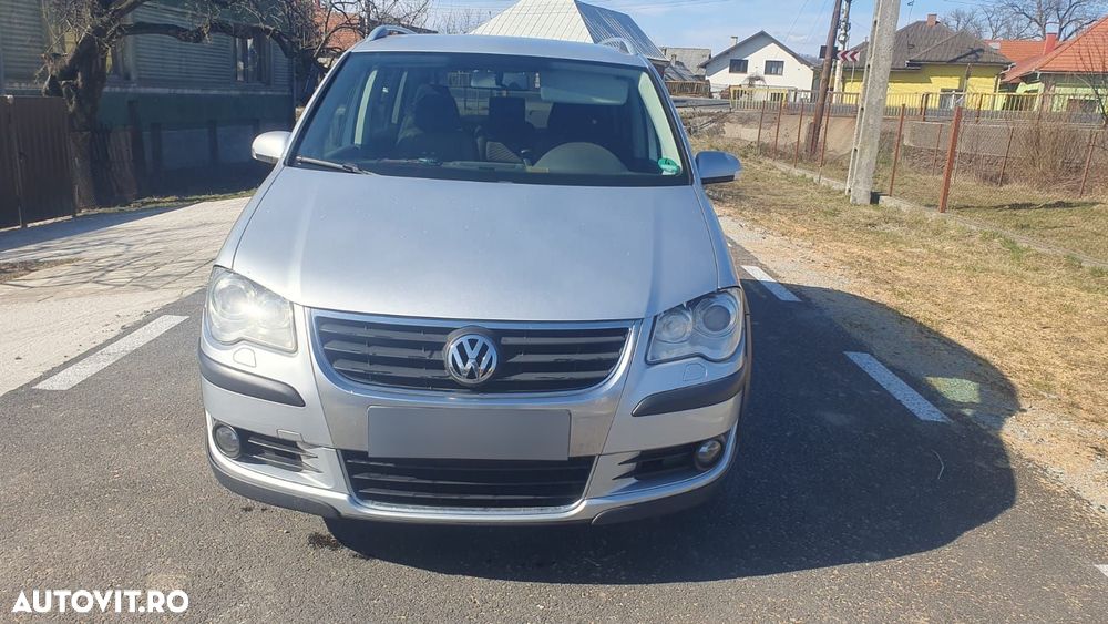 Volkswagen Touran 2.0 TDI DPF Cross - 3