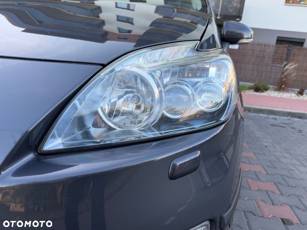 Toyota Prius (Hybrid) Executive - 31