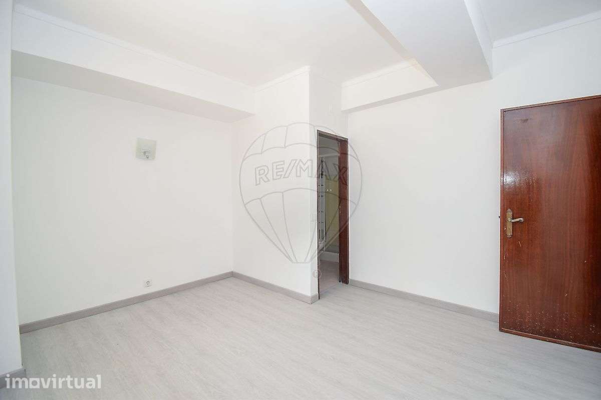 Apartamento T1 para arrendamento - Grande imagem: 2/17