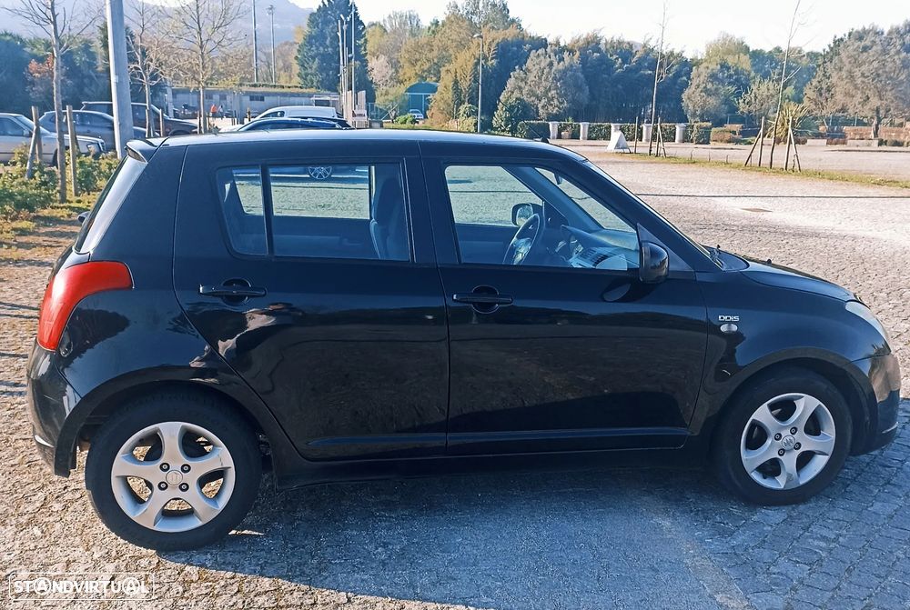 Suzuki Swift 1.3 DDiS GL - 3