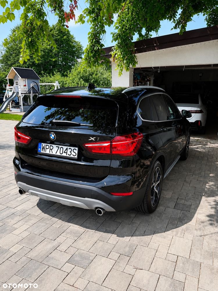 BMW X1 xDrive25i Sport Line sport - 2