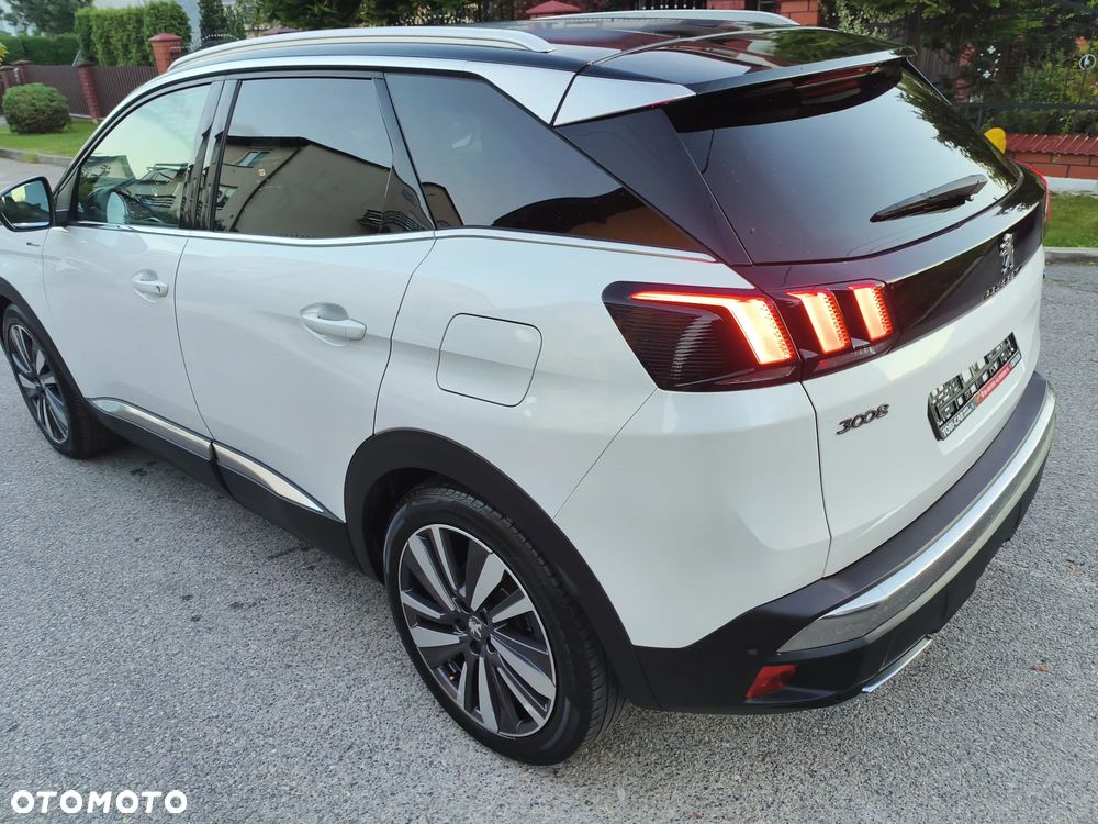 Peugeot 3008 1.6 PureTech HYbrid4 GT Line S&S EAT8 - 32