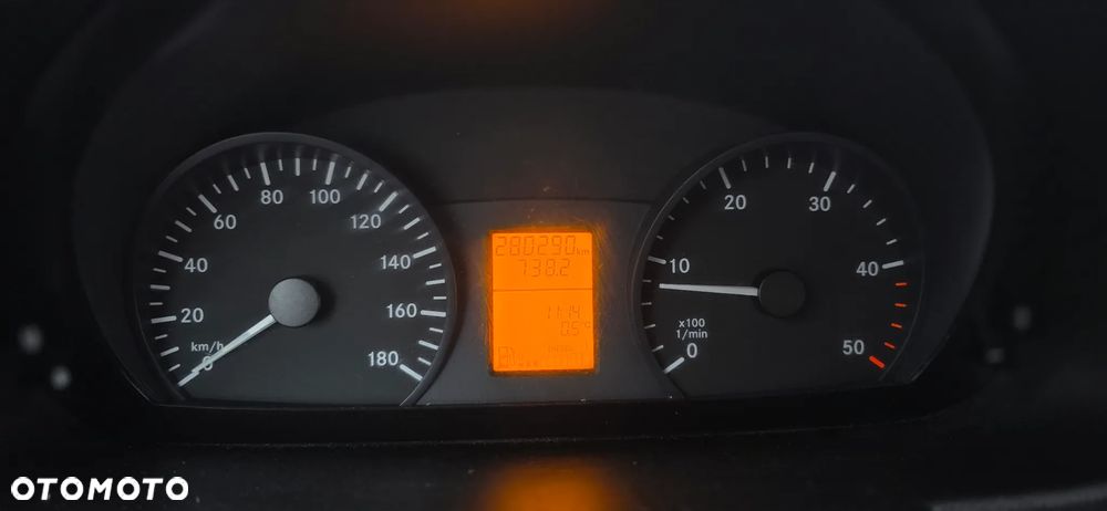 Mercedes-Benz Sprinter - 10