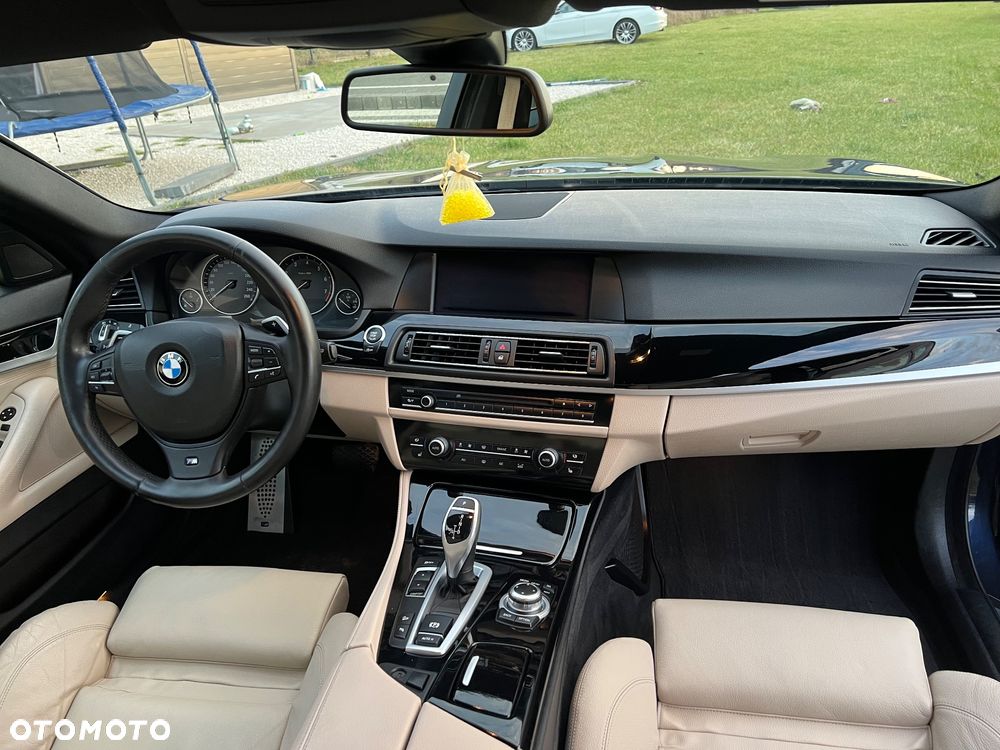 BMW Seria 5 528i xDrive Sport-Aut - 10