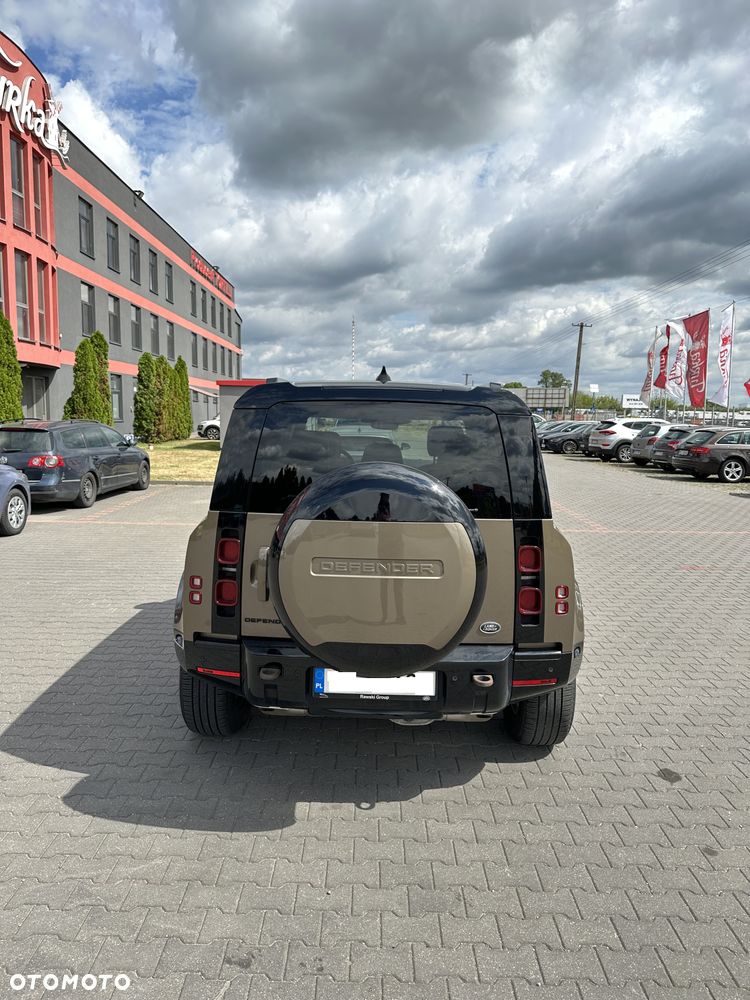 Land Rover Defender 130 P425 X-Dynamic SE - 4