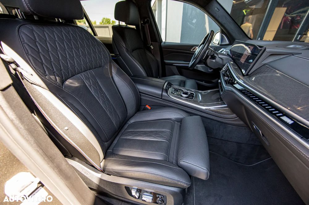 BMW X7 M60i xDrive AT MHEV - 35