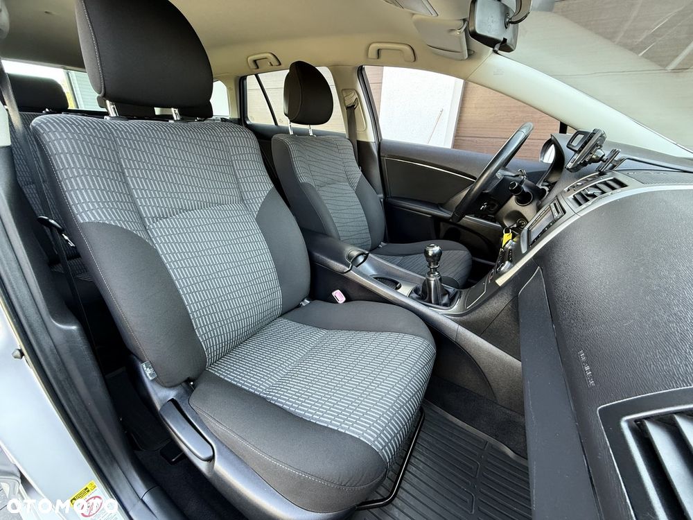 Toyota Avensis - 29