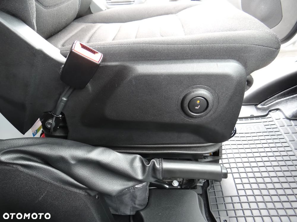 Iveco DAILY 35S-210-HiMATIC,AiR PRO,LEDY,NAVI, WEBASTO,SYPIALNIA LAMAX - 29