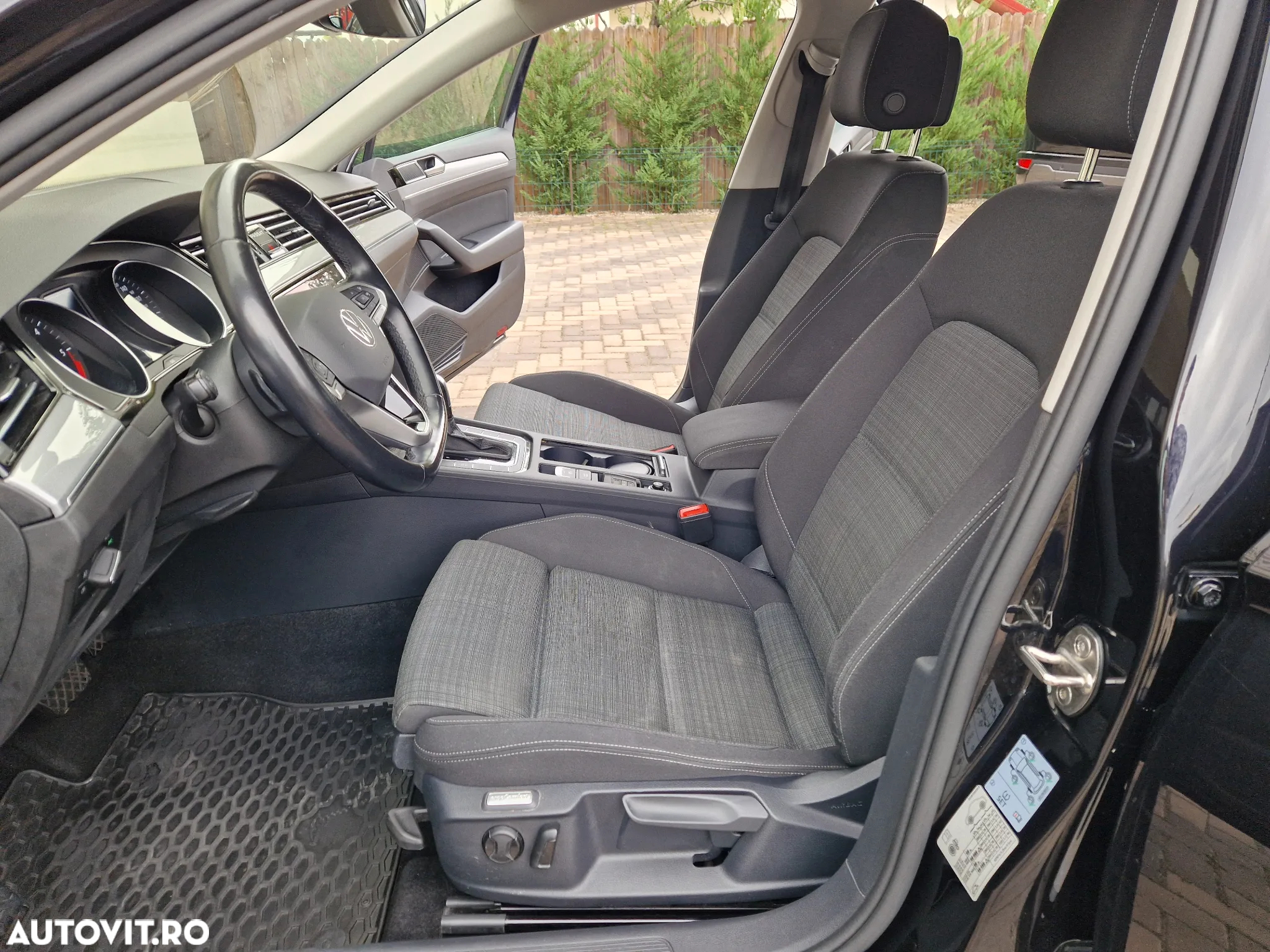Volkswagen Passat 2.0 TDI DSG Comfortline - 12