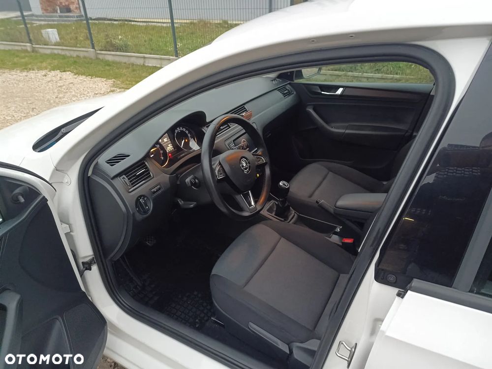 Skoda RAPID 1.0 TSI Active - 22