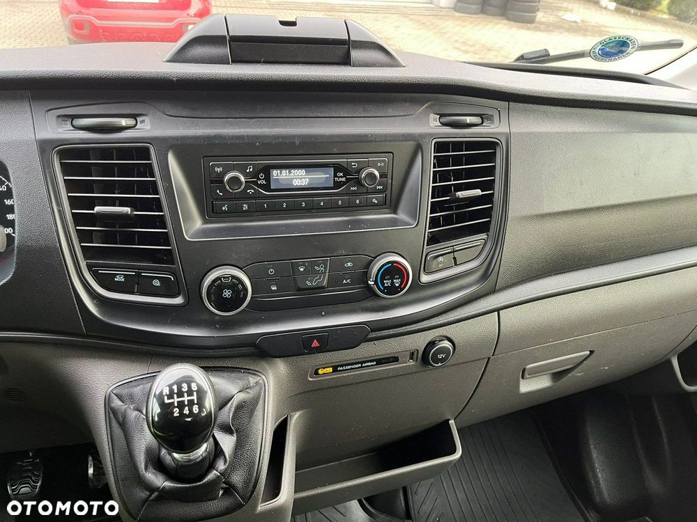 Ford Transit - 12