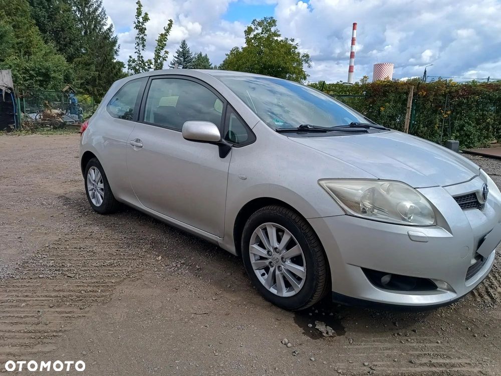 Toyota Auris 2.0 D-4D Luna - 1