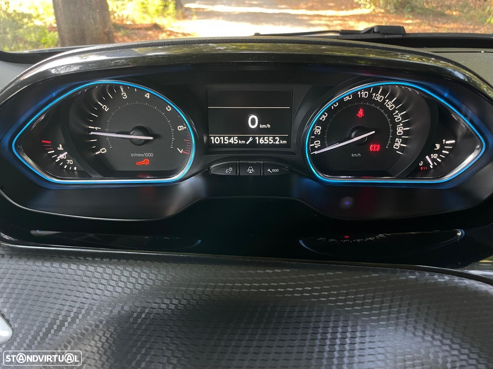 Peugeot 2008 1.2 PureTech Allure - 21