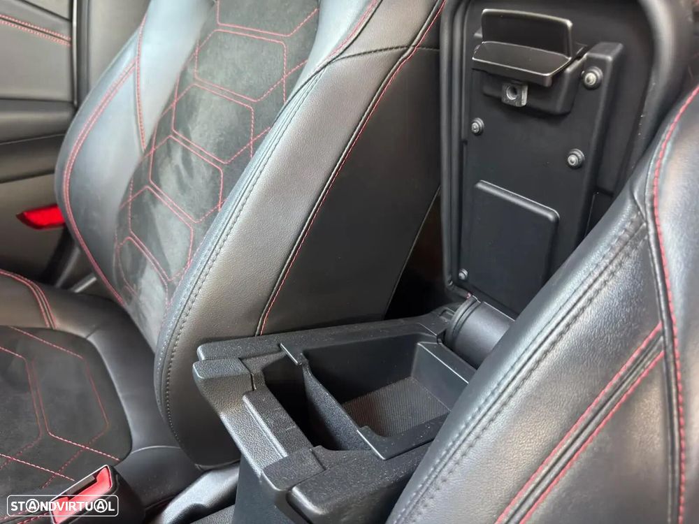 Ford Puma 1.0 EcoBoost MHEV ST-Line X — fotografia 28