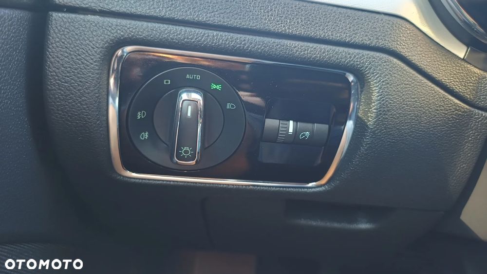 Skoda Superb Combi 2.0 TDI Comfort - 29