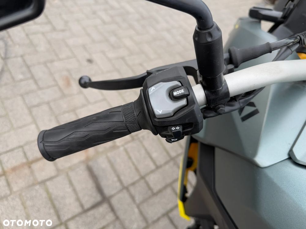 Suzuki DL - 10