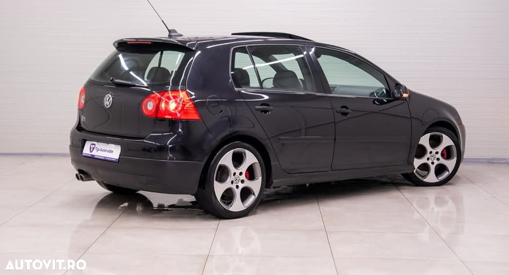 Volkswagen Golf 2.0 FSI GTI DSG - 3