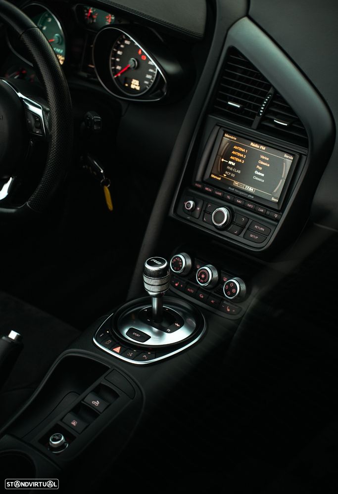 Audi R8 Spyder 4.2 FSI quattro R tronic - 24