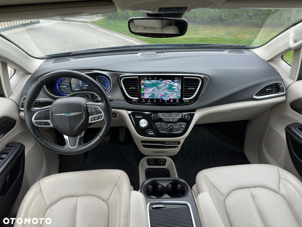 Chrysler Pacifica - 10