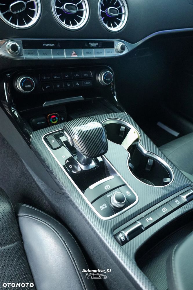 Kia Stinger - 11
