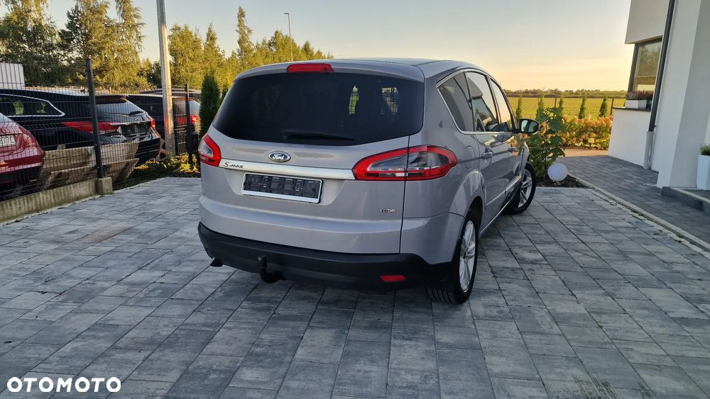 Ford S-Max - 17