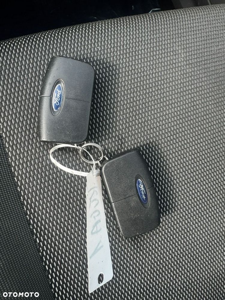 Ford Kuga - 22