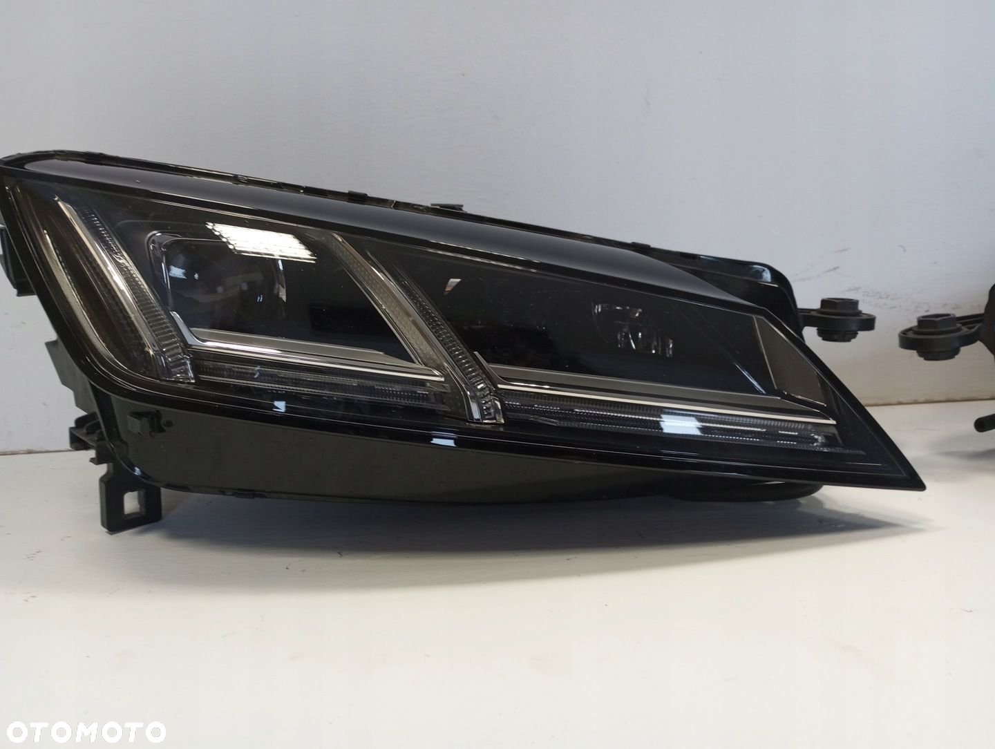LAMPA FULL LED MATRIX AUDI TT 8S0 8S0941036 8S0941035 - 8