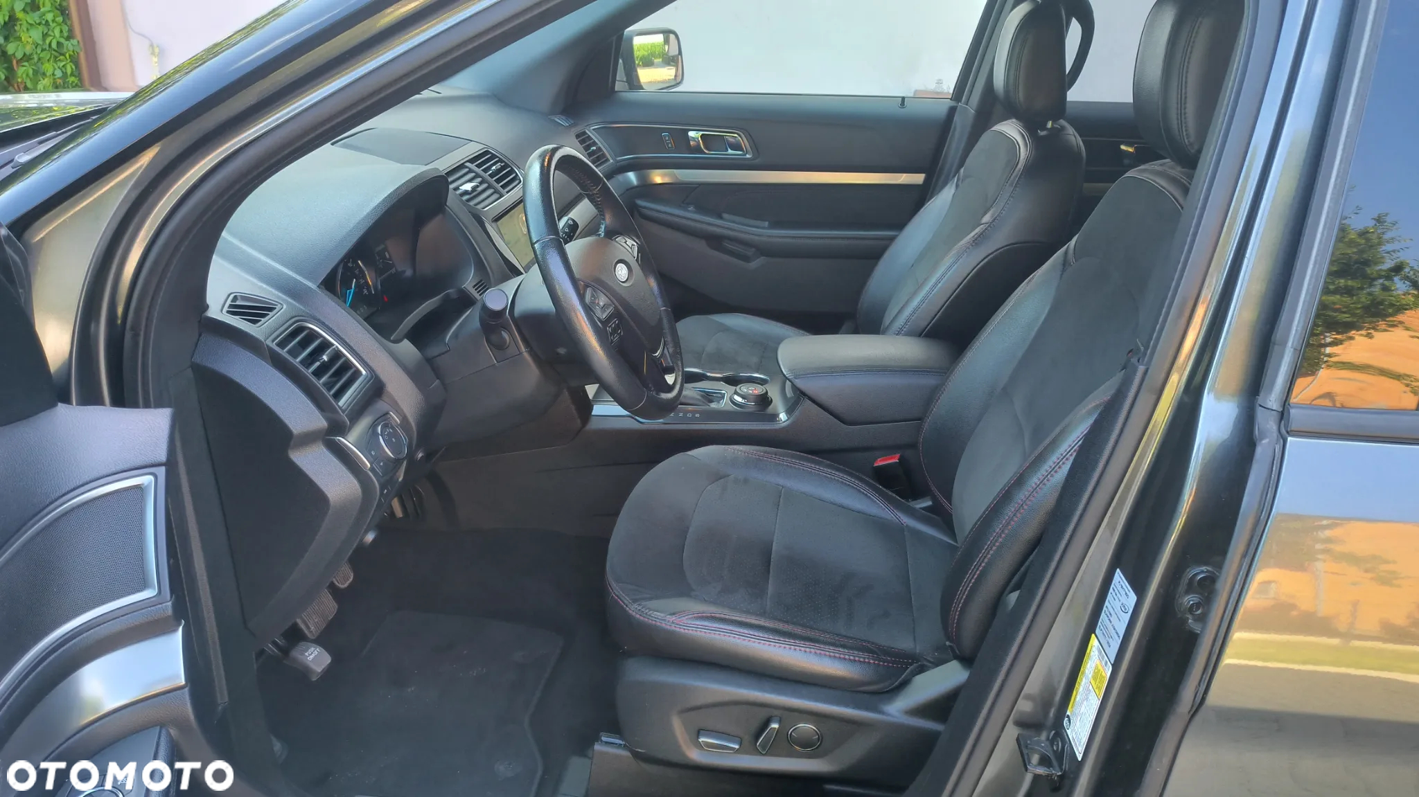 Ford Explorer - 12