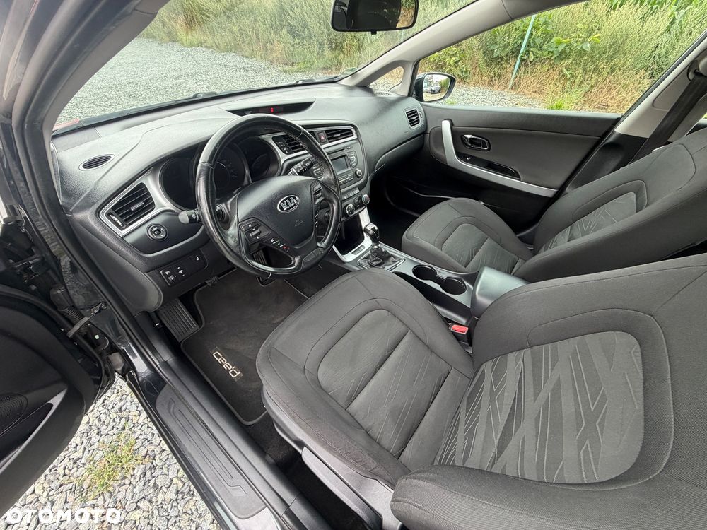 Kia Ceed 1.4 L - 11