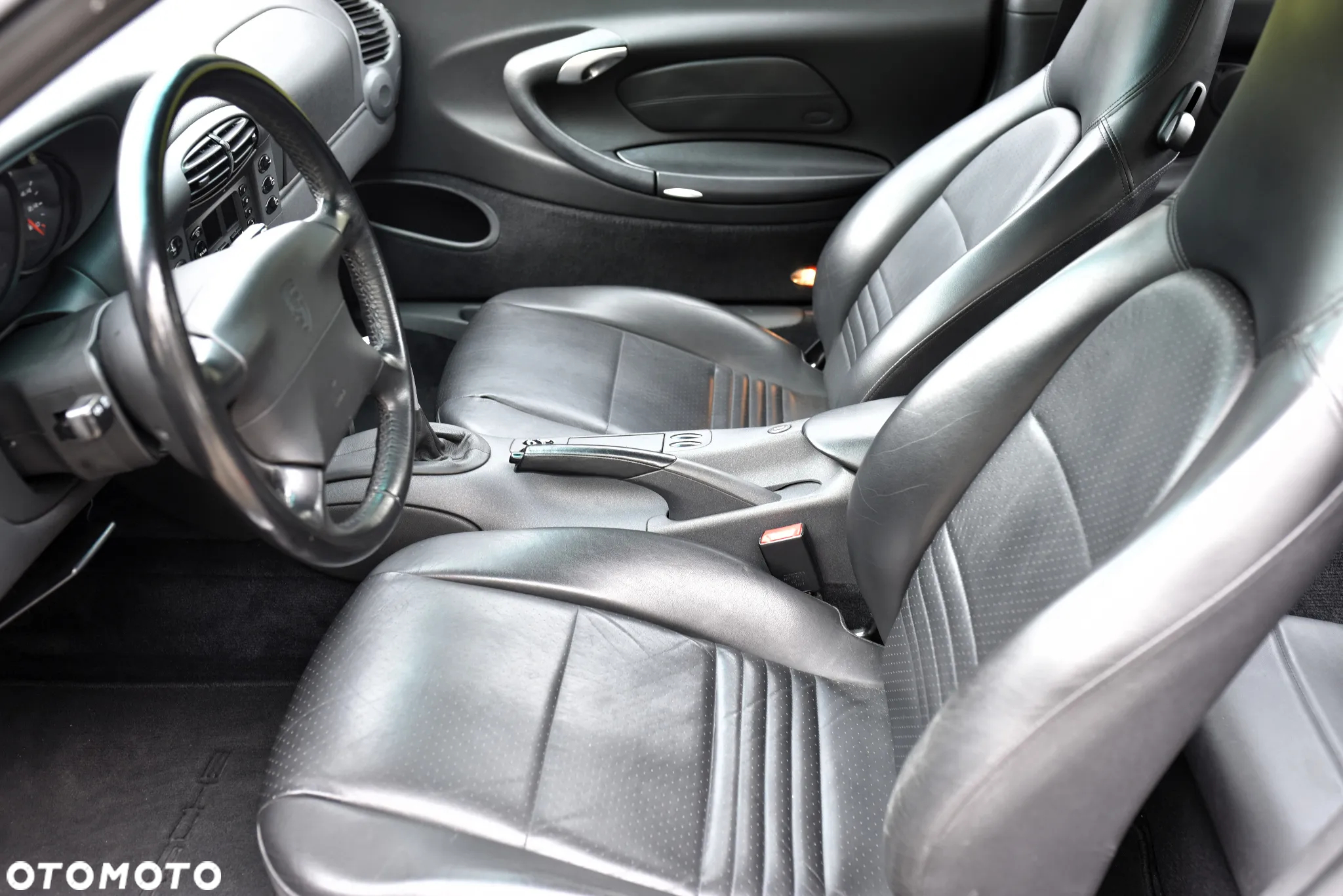 Porsche 911 Carrera 4 - 25