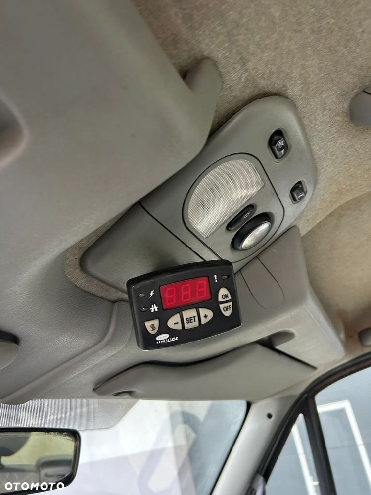 Renault Mascott 150 DXi - 7