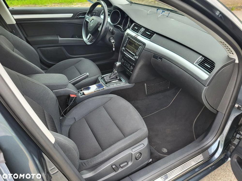 Skoda Superb 2.0 TDI DSG Active - 6
