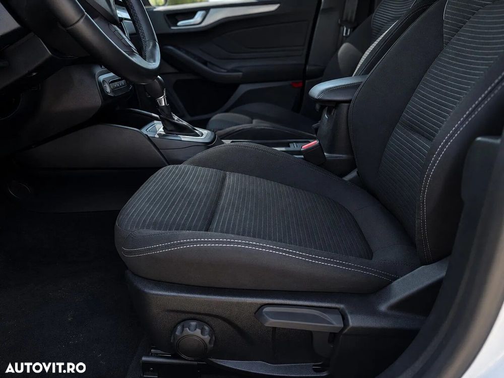 Ford Focus - 23