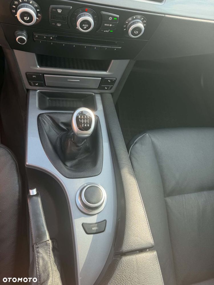 BMW Seria 5 523i - 12
