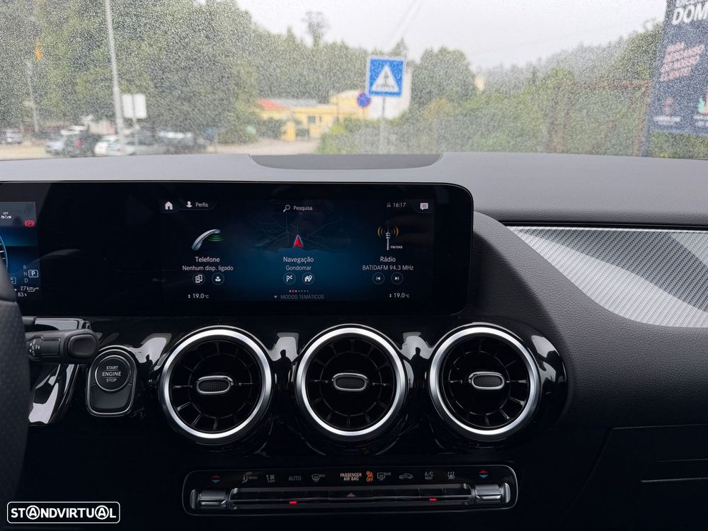 Mercedes-Benz GLA 250 - 36