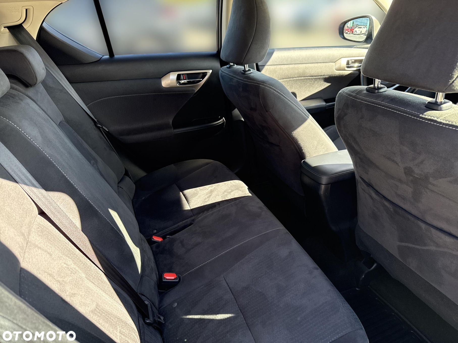 Lexus CT - 10